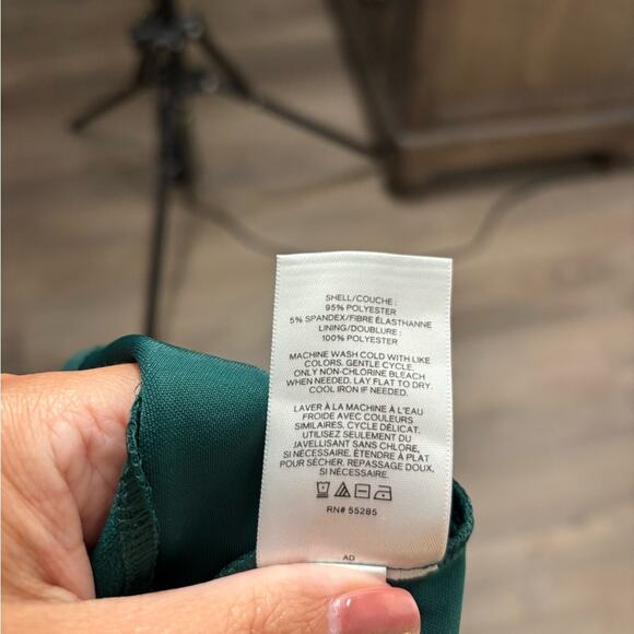 Express Green Cold Shoulder Knee Length Dress Gold Back Zipper Size 4 - Picture 7 of 7